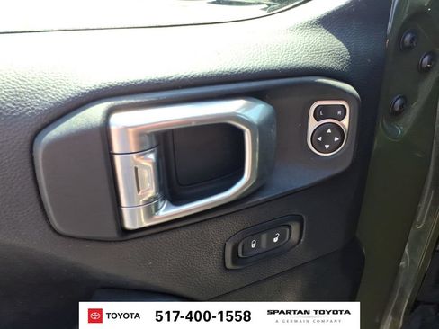 Used 2021 Jeep Wrangler Unlimited Sahara w/ Uconnect 4C Nav & Sound Group AWD/4WD image 14