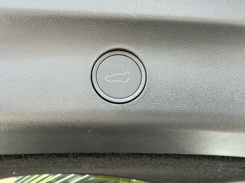 Used 2023 Tesla Model Y Long Range image 41