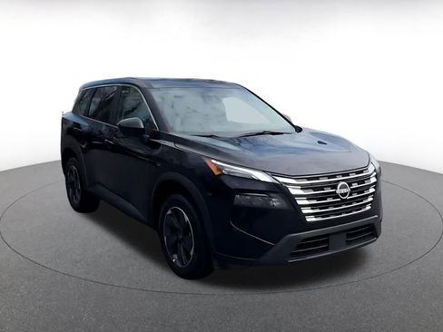 Used 2025 Nissan Rogue SV image 3