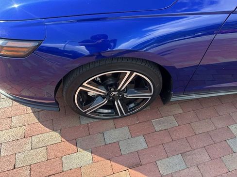 Used 2023 Honda Accord Sport image 2