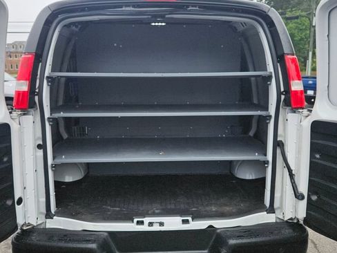 Used 2021 Chevrolet Express 2500 RWD image 8