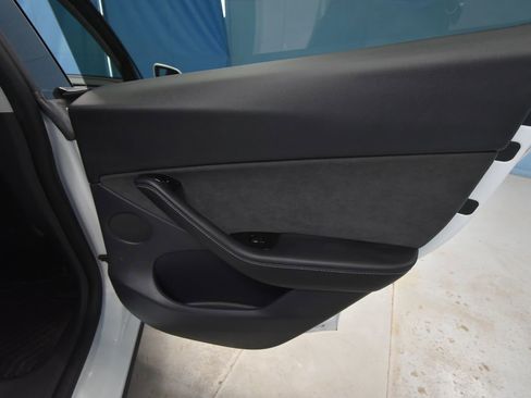 Used 2020 Tesla Model Y Performance image 18