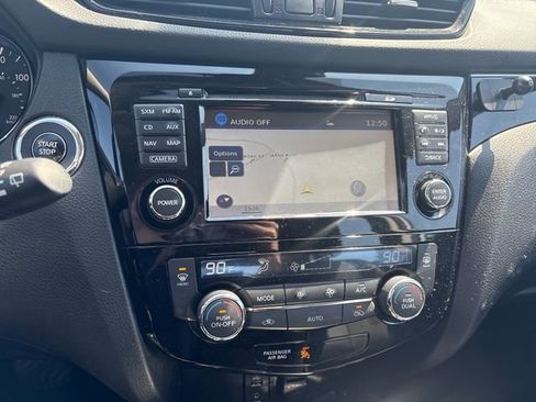 Used 2017 Nissan Rogue Sport SL w/ SL Premium Package image 21