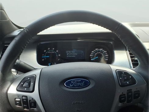Used 2018 Ford Taurus SEL FWD image 18