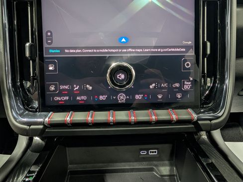 Used 2025 GMC Yukon XL AT4 w/ AT4 Premium Package image 44