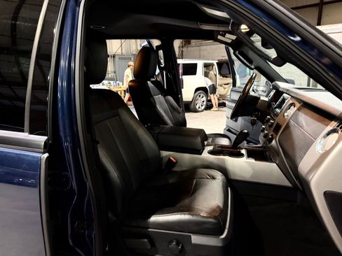 Used 2015 Ford Expedition XLT w/ Equipment Group 201A RWD image 27