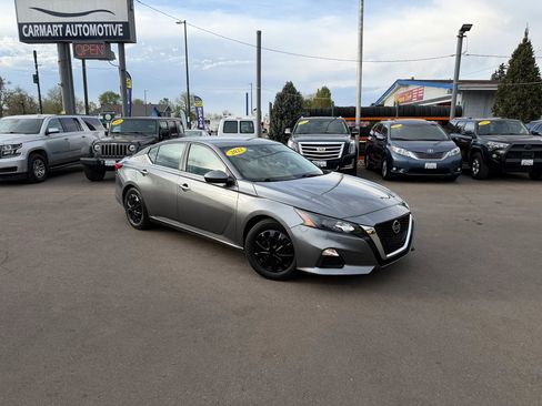 Used 2022 Nissan Altima 2.5 S FWD image 2