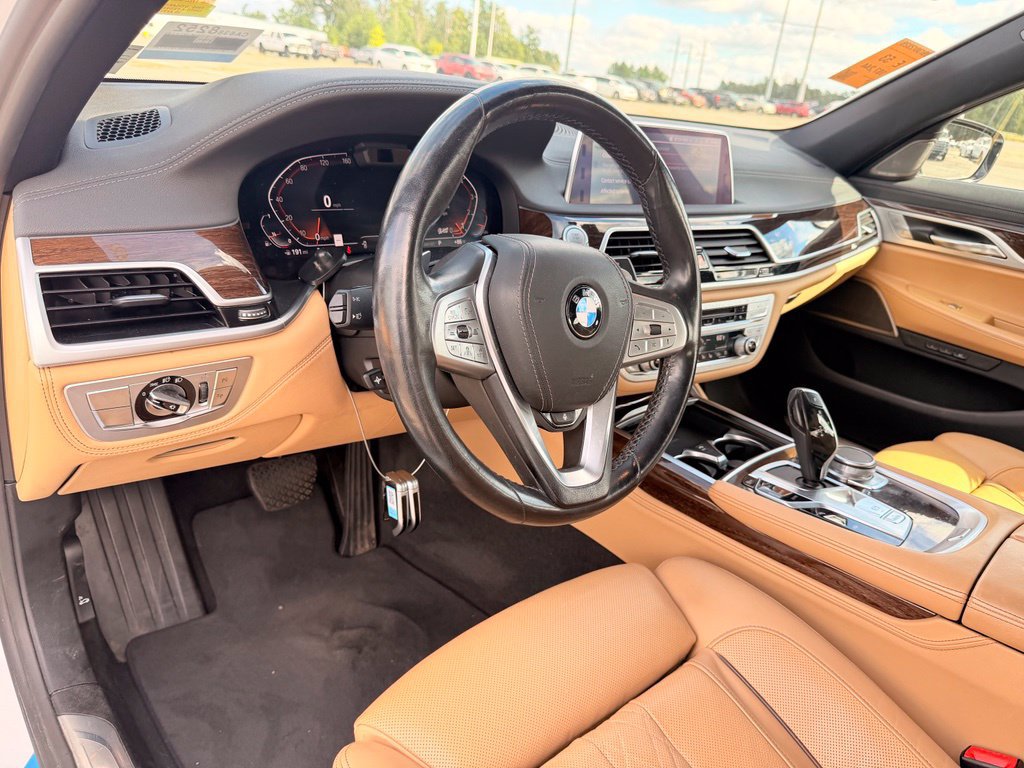 Used 2020 BMW 750i xDrive AWD/4WD image 9