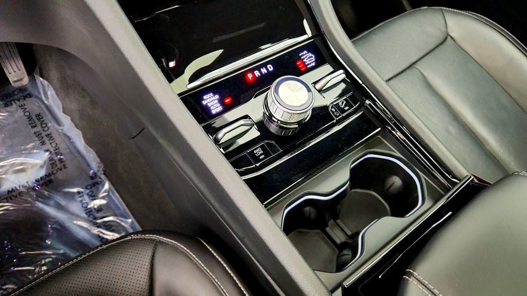 Used 2023 Jeep Grand Cherokee Overland AWD/4WD image 17