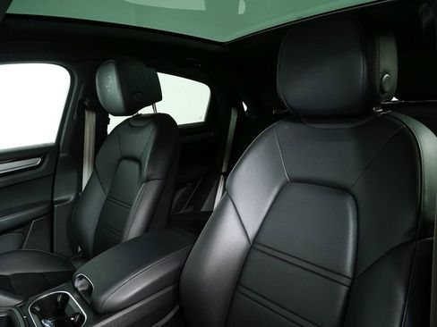 Certified 2023 Porsche Cayenne Platinum Edition AWD/4WD image 5
