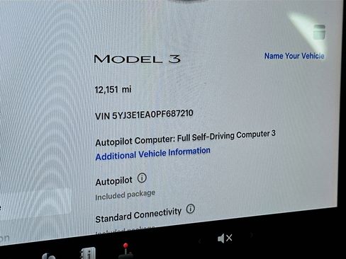 Used 2023 Tesla Model 3 Standard Range image 18