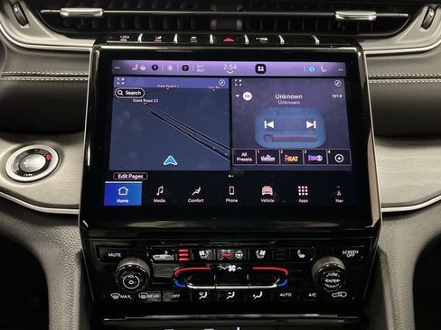 New 2025 Jeep Grand Cherokee L Limited w/ Luxury Tech Group II image 9