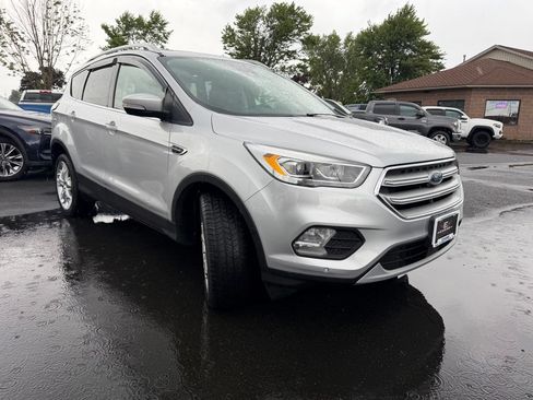 Used 2018 Ford Escape Titanium w/ Ford Safe & Smart Package AWD/4WD image 3