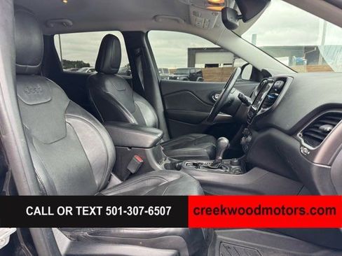 Used 2019 Jeep Cherokee Limited AWD/4WD image 11