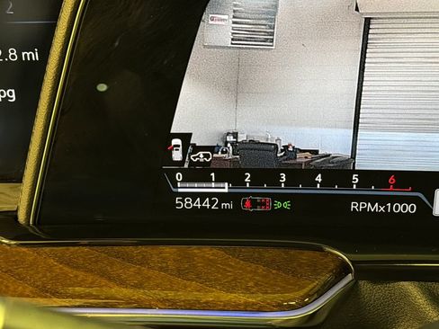 Used 2022 Cadillac Escalade Sport Platinum w/ Heavy-Duty Trailer Package AWD/4WD image 37