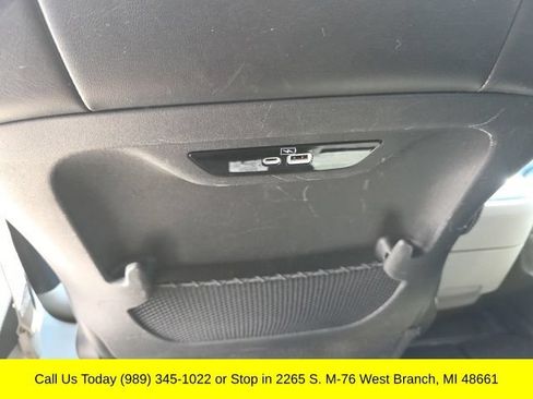 Used 2023 Chrysler Pacifica Touring-L FWD image 37