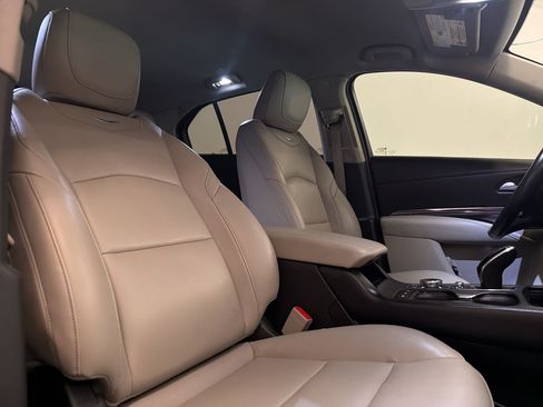 Used 2021 Cadillac XT4 Luxury FWD image 29