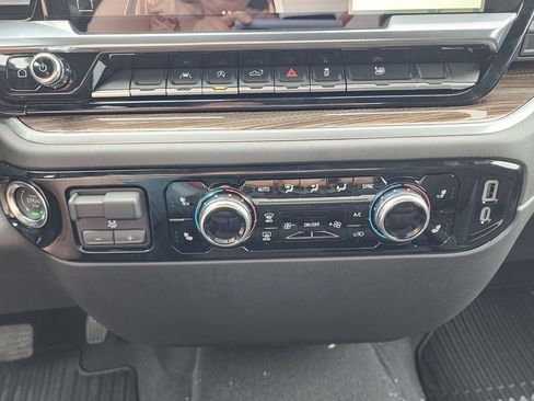 New 2026 GMC Sierra 1500 Elevation image 29