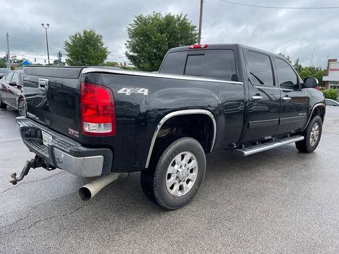 Used 2011 GMC Sierra 2500 SLT w/ Entertainment Package AWD/4WD image 3