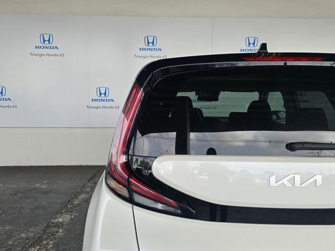 Used 2025 Kia Soul LX FWD image 38