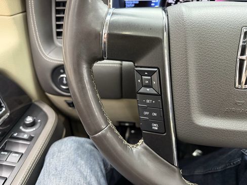 Used 2017 Lincoln Navigator L Reserve image 24