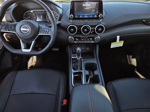 Used 2025 Nissan Sentra SR w/ SR Premium Package image 5