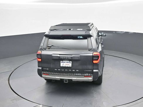 Used 2025 Toyota 4Runner Limited AWD/4WD image 34