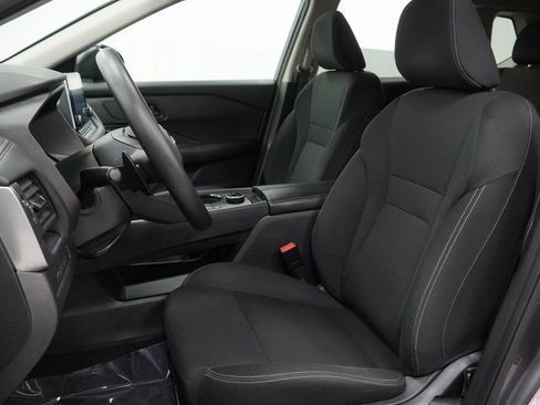 Used 2025 Nissan Rogue S image 17