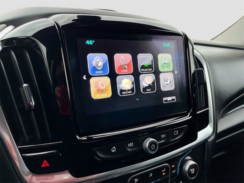 Used 2018 Chevrolet Traverse LT image 15