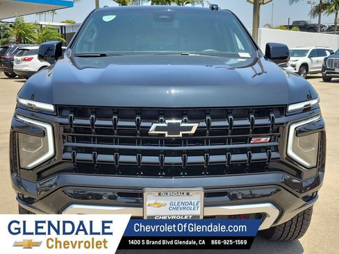 Certified 2025 Chevrolet Suburban Z71 AWD/4WD image 16