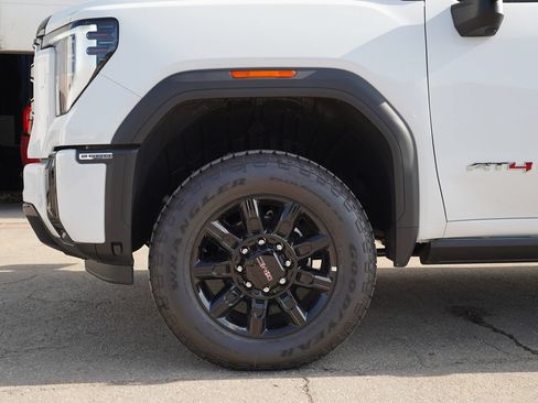 New 2026 GMC Sierra 2500 AT4 w/ AT4 Premium Plus Package AWD/4WD image 28