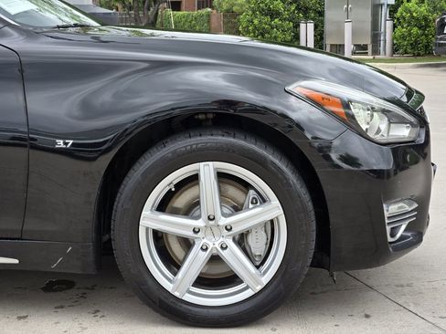 Used 2017 INFINITI Q70 L 3.7 RWD image 13