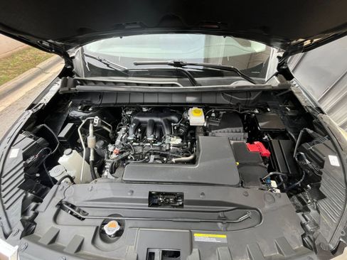 Used 2025 Nissan Pathfinder SV image 35