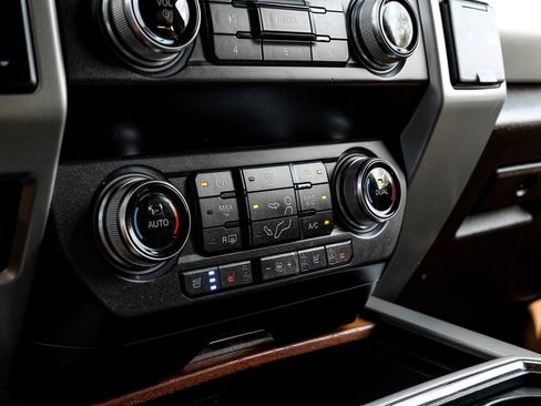 Used 2019 Ford F250 King Ranch w/ King Ranch Ultimate Package AWD/4WD image 26
