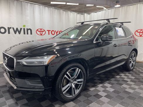 Used 2019 Volvo XC60 T6 Momentum w/ Multimedia Package image 3