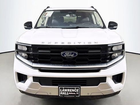 Used 2025 Ford Expedition Max Platinum AWD/4WD image 2