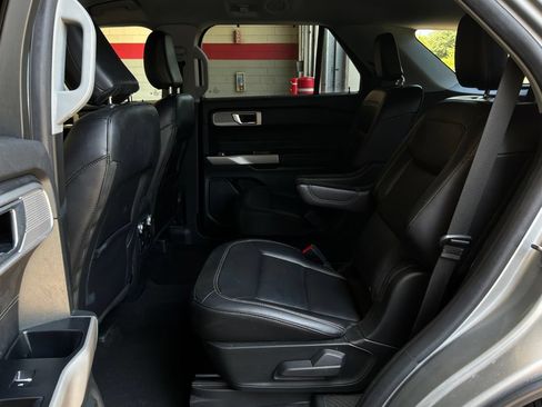 Used 2023 Ford Explorer Limited RWD image 13