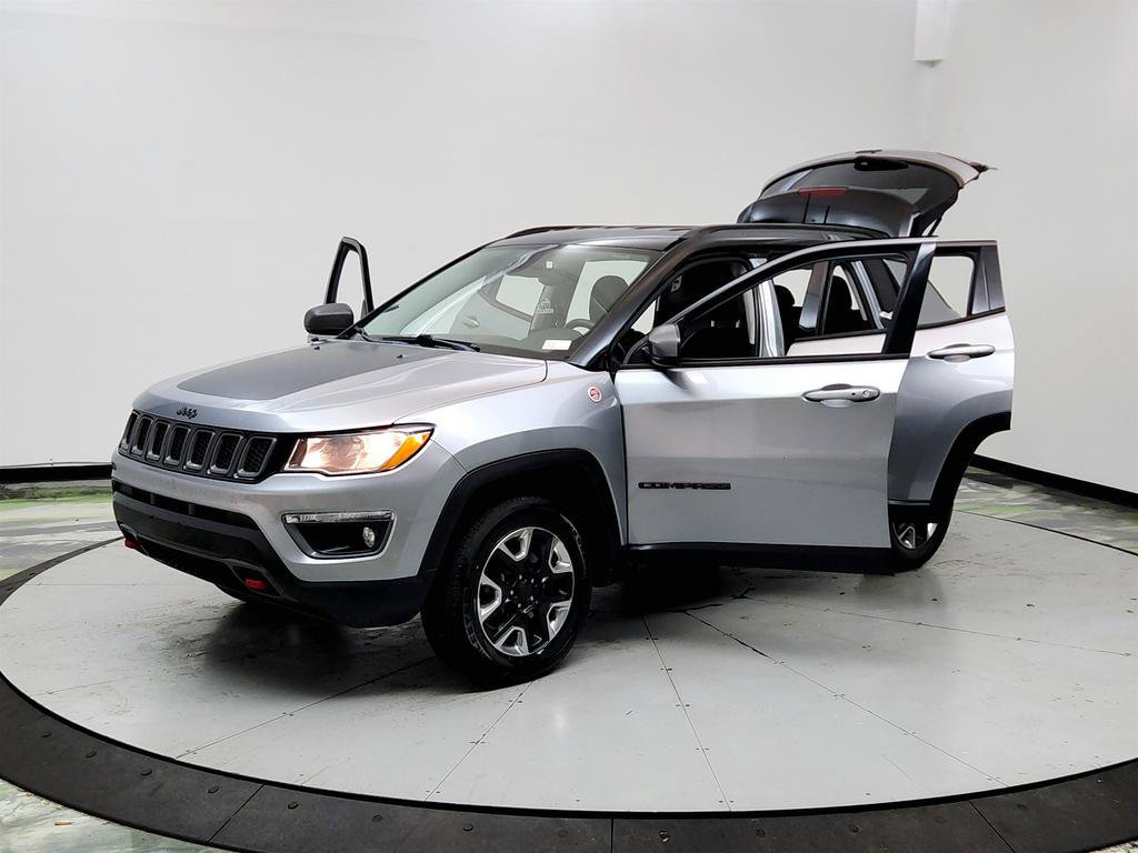 Used 2018 Jeep Compass Trailhawk AWD/4WD image 9