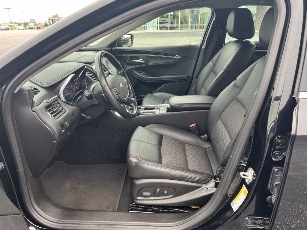 Used 2018 Chevrolet Impala LT FWD image 8