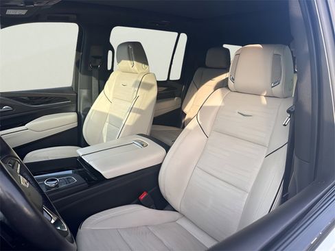 Certified 2022 Cadillac Escalade ESV Sport w/ Touring Package image 16