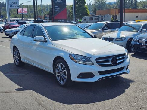 Used 2015 Mercedes-Benz C 300 4MATIC Sedan image 3