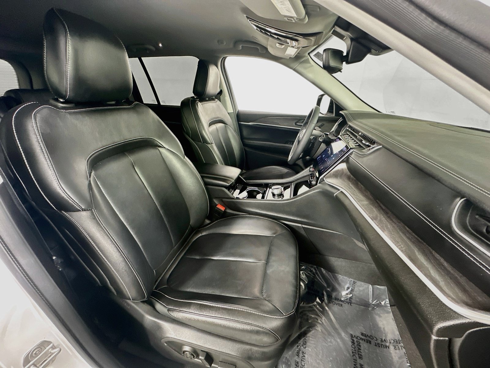 Used 2023 Jeep Grand Cherokee Limited RWD image 27