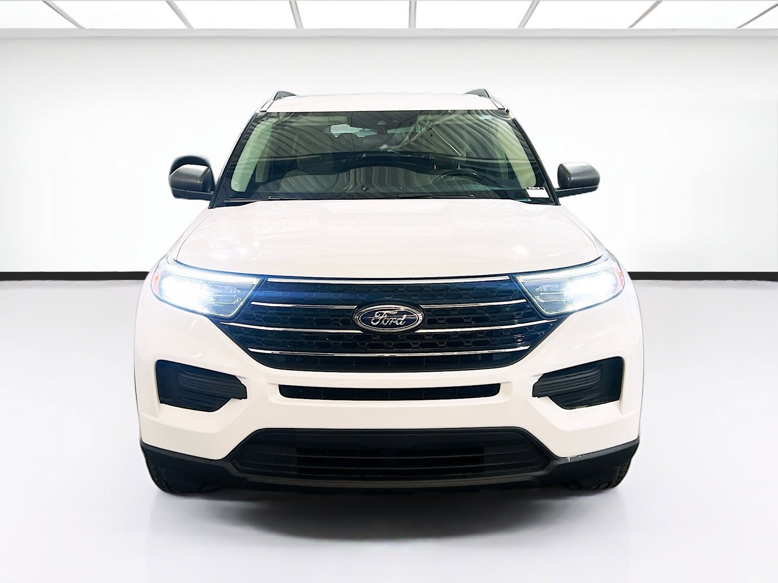 Used 2020 Ford Explorer XLT w/ Class III Trailer Tow Package AWD/4WD image 2