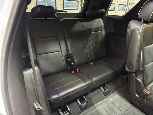 Used 2024 Chevrolet Traverse Premier image 21