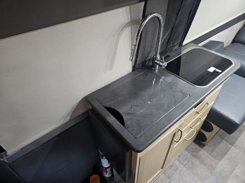 Used 2019 Mercedes-Benz Sprinter 144 image 20