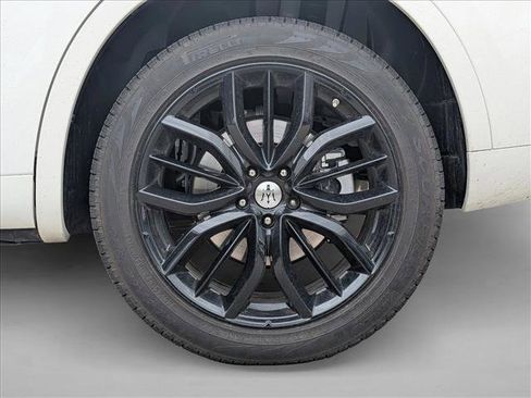 Used 2022 Maserati Levante GT AWD/4WD image 9