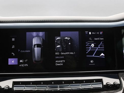 Certified 2025 Rolls-Royce Cullinan Black Badge AWD/4WD image 13