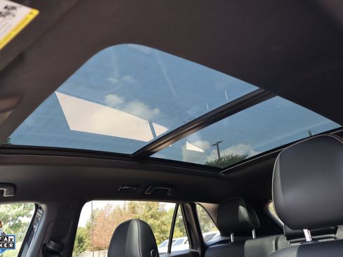 Used 2023 Volkswagen Atlas Cross Sport SE w/ Panoramic Sunroof Package FWD image 25