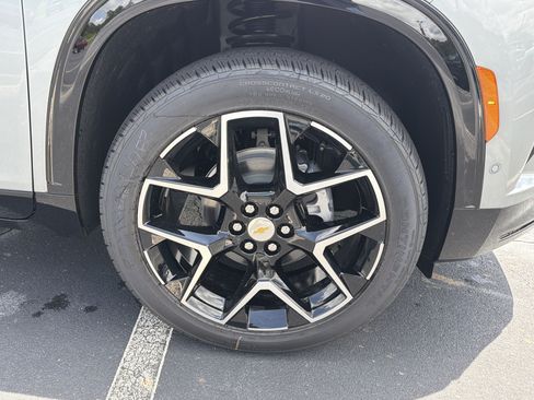 New 2026 Chevrolet Traverse High Country FWD image 12
