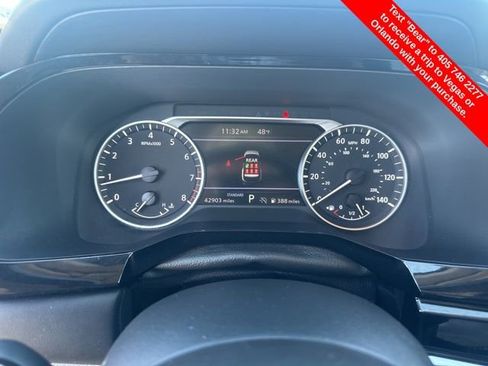 Used 2024 Nissan Pathfinder SV image 23